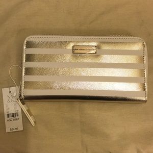 NY&CO striped wallet w/zipper